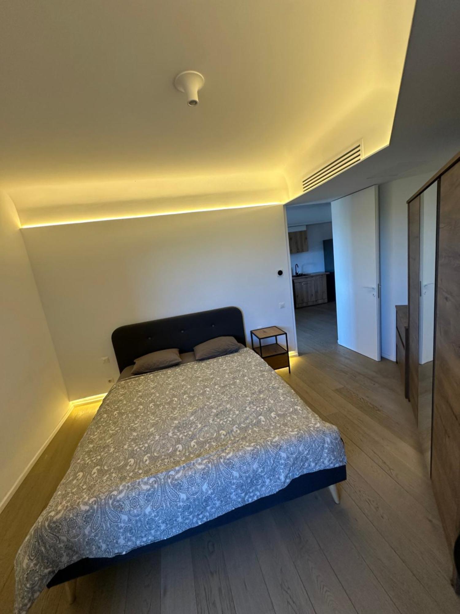 Lux Cotroceni Bucharest